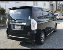 Toyota Voxy 2013