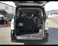 Toyota Voxy 2013