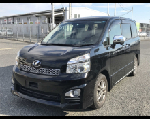 Toyota Voxy 2013