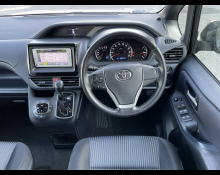 Toyota Voxy 2014