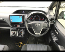 Toyota Noah 2014