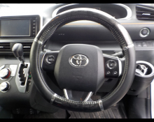 Toyota Sienta 2016
