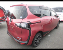 Toyota Sienta 2016