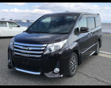 Toyota Noah 2014