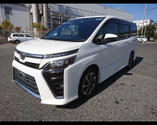 Toyota Voxy 2017