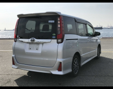 Toyota Noah 2014