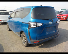 Toyota Sienta 2016
