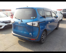 Toyota Sienta 2016