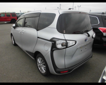Toyota Sienta 2016