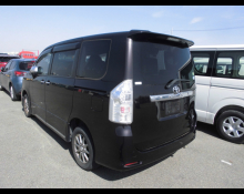 Toyota Voxy 2013