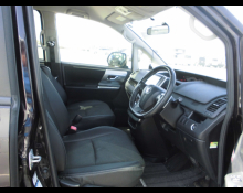 Toyota Voxy 2013