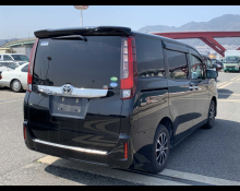 Toyota Noah 2014