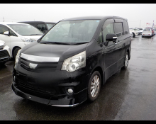 Toyota Noah 2013