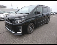 Toyota Voxy 2014