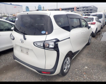 Toyota Sienta 2021