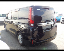 Toyota Noah 2016
