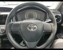 Toyota Corolla Axio 2016