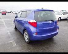 Toyota Ractis 2013