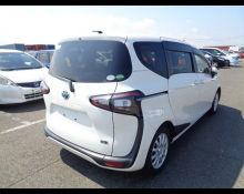 Toyota Sienta 2016