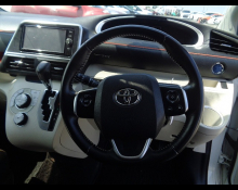 Toyota Sienta 2016