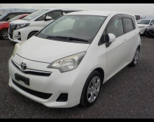 Toyota Ractis 2014