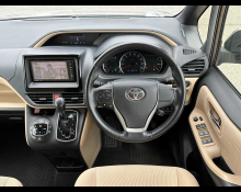 Toyota Noah 2014