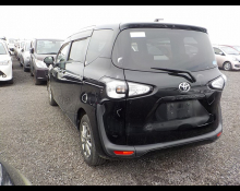 Toyota Sienta 2016