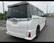 Toyota Voxy 2014