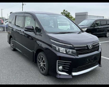 Toyota Voxy 2014