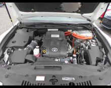 Toyota Crown Hybrid 2016