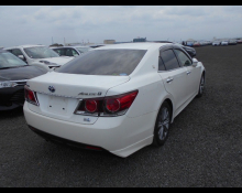 Toyota Crown Hybrid 2016