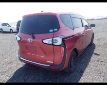 Toyota Sienta 2016