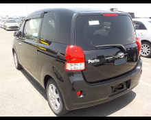 Toyota Porte 2016