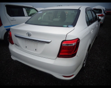 Toyota Corolla Axio 2016