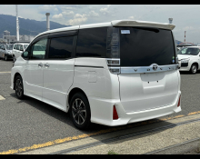 Toyota Voxy 2018