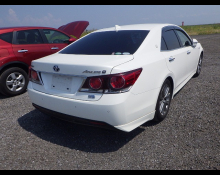 Toyota Crown Hybrid 2016