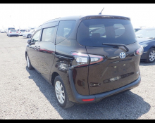 Toyota Sienta 2016