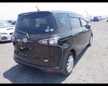Toyota Sienta 2016