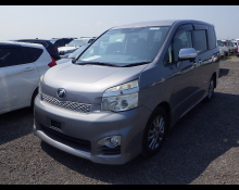Toyota Voxy 2013