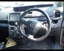 Toyota Voxy 2013