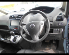 Nissan Serena 2013