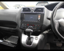 Nissan Serena 2013