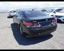 Toyota Crown Hybrid 2017