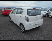 Daihatsu Mira e:S 2016