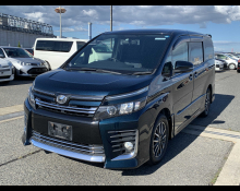 Toyota Voxy 2014