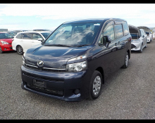 Toyota Voxy 2013