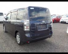 Toyota Voxy 2013
