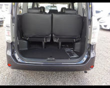 Toyota Voxy 2013