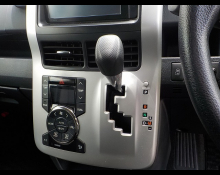 Toyota Voxy 2013