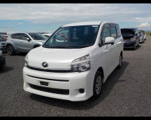 Toyota Voxy 2013